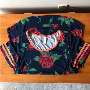 GUC Classic Lularoe top